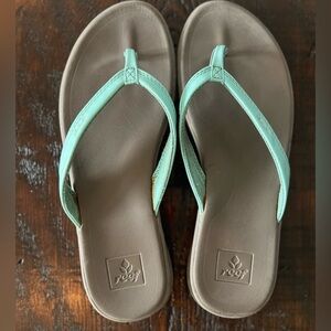 MOVING SALE 🏠 Reef Flip Flops Sandals- Teal - EUC - Size 8